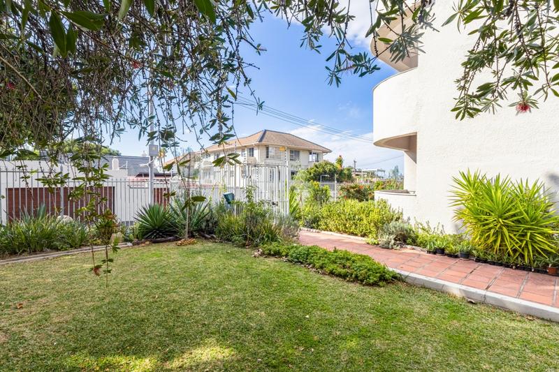 2 Bedroom Property for Sale in Tamboerskloof Western Cape